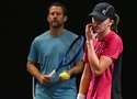 Iga Swiatek chia tay HLV quần vợt Wim Fissette sau thất bại tại Miami: Khi "cuộc chạy marathon" cần một lộ trình mới