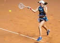 Thách thức từ Linette tại giải quần vợt Roland Garros: Iga Swiatek hóa giải được rào cản tâm lý từ trận thua ở Miami?