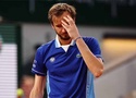 Bất ngờ quần vợt Roland Garros 2026: Daniil Medvedev gục ngã trước tay vợt nhận suất đặc cách ngay vòng 1