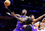 LeBron James đạt cột mốc đặc biệt ở tuổi 40, trở thành người thứ hai làm được điều này ở NBA