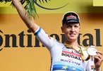 Tim Merlier thắng chặng 3 cuộc đua xe đạp Tour de France 2025 khi Áo vàng chặng đầu Philipsen bỏ cuộc do tai nạn