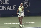 Số 2 thế giới Coco Gauff suýt phải trả giá cho cách giao bóng mới tại giải quần vợt National Bank Open 2025
