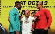 Chưa lên đài, Francis Ngannou được Renan Ferreira cảm ơn vì khoản tiền kếch xù