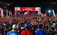 9.000 VĐV khuấy động màn đêm huyền diệu ở Viettel Marathon 2024 chặng Angkor Wat