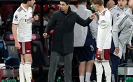 Mikel Arteta được khen "thay cầu thủ giỏi như Sir Alex Ferguson"