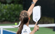 Vì sao nữ VĐV pickleball nên ưu tiên độ sâu hơn tốc độ khi giao bóng?