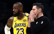 HLV JJ Redick thừa nhận cầu thủ Lakers "bỏ ngoài tai" chỉ đạo chiến thuật