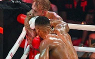 Youtuber Jake Paul tháo chạy khỏi boxing hạng nặng sau khi bị cựu vô địch thế giới Anthony Joshua đấm vỡ hàm