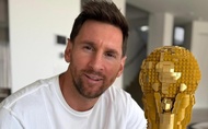 Messi tự tay hoàn tất bản sao cúp vàng thế giới tại nhà