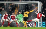 Arsenal tuột mất chiến thắng với bàn thua từ phản lưới nhà ở phút bù giờ