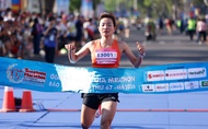 Nguyễn Thị Oanh kéo dài kỷ lục 10 lần vô địch liên tiếp tại Tiền Phong Marathon