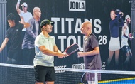 Andre Agassi và Ben Johns lập kỷ lục Guiness về trận pickleball cao nhất thế giới