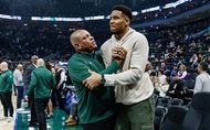 Giannis Antetokounmpo "sốc nặng" trước quyết định từ chức của HLV Doc Rivers
