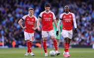 Sự sụp đổ thảm hại của Arsenal được phơi bày dù từng có 97,6% cơ hội vô địch