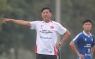 Áp lực bủa vây HLV Lê Huỳnh Đức