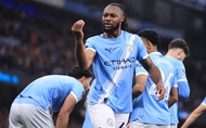 Man City kéo dài cuộc đua vô địch thêm một tuần nữa sau chiến thắng của "đội hình 2"