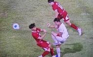 Thua U19 Indonesia vì quả phạt đền gây tranh cãi, U19 Việt Nam mất quyền tự quyết