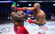 Josh Hokit kéo dài chuỗi bất bại hạng nặng sau khi "tàn phá" Derrick Lewis tại UFC Nhà Trắng