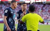 Almiron lên tiếng sau thẻ đỏ lịch sử tại World Cup vì hành vi "che miệng"
