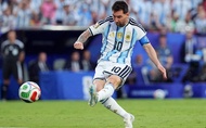 Sự đối lập thú vị khi Lionel Messi đối đầu "hệ thống Tây Ban Nha"