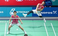 Vượt qua đại diện Scotland, Goh Sze Fei và Nur Izzuddin tiến vào bán kết cầu lông Thailand Open 2026