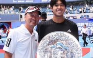 Learner Tien đăng quang Next Gen ATP Finals dưới sự dẫn dắt của huyền thoại quần vợt Michael Chang