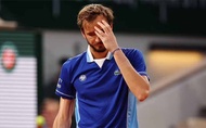 Bất ngờ quần vợt Roland Garros 2026: Daniil Medvedev gục ngã trước tay vợt nhận suất đặc cách ngay vòng 1
