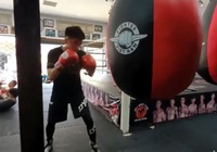 Phải đi học xa, boxer tập nhờ phòng Muay Thai của Nguyễn Trần Duy Nhất và cái kết ấm lòng