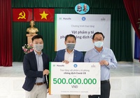 Ban tổ chức giải marathon ở Đà Nẵng và Manulife Việt Nam quyên góp 500 triệu cho tuyến đầu chống dịch