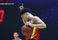 Saigon Heat và Cantho Catfish tri ân Kobe Bryant ở trận khai mạc VBA