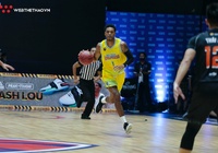 Vượt qua Mike Bell, LaMontray Harris giúp Nha Trang Dolphins thắng trận VBA đầu tiên