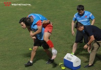 Cầu thủ U22 Việt Nam đau đớn rời sân vì chấn thương bất ngờ trên sân tập
