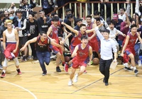Tận dụng sai lầm của Ba Đình, CDunk lên ngôi U19 nam Giải BR trẻ Hà Nội