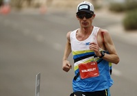 “Dị nhân” chạy 100km pace 3:42, mất kỷ lục thế giới chỉ vì 12 giây