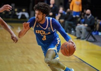 Johnny Juzang ném 3 cháy rổ, ghi 27 điểm nhưng UCLA vẫn thua đau ở OT