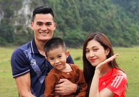 Soái ca điền kinh Quách Công Lịch rạng rỡ bên “mẹ già, phiên bản nhí” chương trình Tết Tân Sửu