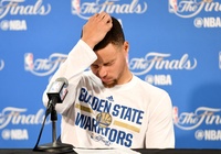 Video: Steph Curry rời sân ngay trước giờ đấu, NHM Golden State Warriors lo âu