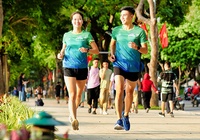 Bao nhiêu VĐV nữ trong số 200 người chạy phong trào được chọn tham dự marathon SEA Games 31?