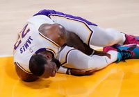NÓNG: Cập nhật chấn thương của LeBron James! NHM thở phào?