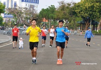 VĐV ráo riết “bào đường luyện giò” trước giờ đua Tiền Phong Marathon