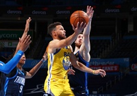 Steph Curry ghi 42 điểm, Golden State Warriors vùi dập OKC Thunder
