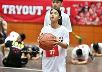 Nữ sinh lớp 8 vượt 250km xuyên đêm để Try Out TLW và gặp thần tượng!