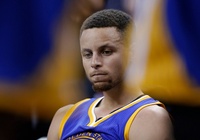 Tại sao ghi 49 điểm mà Steph Curry vẫn buồn rười rượi?