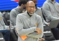 Thuyền trưởng Phoenix Suns được đồng nghiệp công nhận là HLV hay nhất NBA