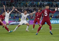 Tại sao bóng chạm tay 2 lần mà Italia không được hưởng penalty?