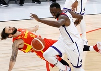 Nhấn chìm nhà ĐKVĐ thế giới, ĐT bóng rổ Mỹ hoàn tất chạy đà cho Olympic