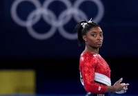 "Twisties" là hội chứng gì khiến Nữ hoàng TDDC Simone Biles rút khỏi 2 đơn môn?