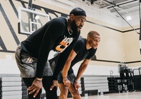 LeBron James và Russell Westbrook tập cùng nhau trước cả khi Lakers hội quân