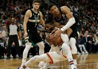 Xóa sổ cách biệt 21 điểm, New York Knicks đánh bại ĐKVĐ Milwaukee Bucks