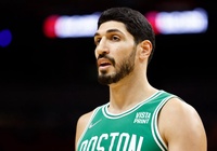 Phải chăng Enes Kanter phải ngồi dự bị vì chỉ trích Trung Quốc?